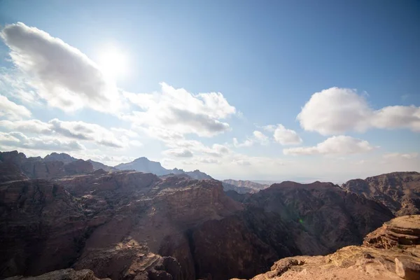Uma Vista Aérea Belas Montanhas Petra Jordânia — Fotografia de Stock