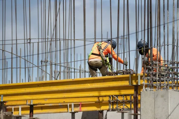 Une Vue Rapprochée Des Travailleurs Construction Travaillant Sur Bâtiment San — Photo