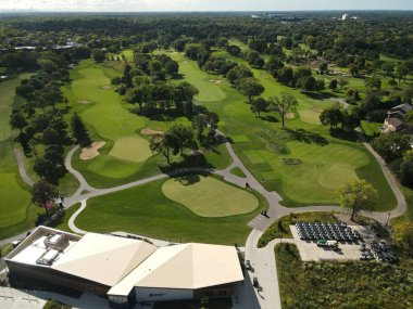 Chicago, ABD yakınlarındaki golf sahasının insansız hava aracı görüntüsü.