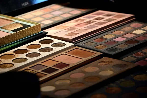 Several Mainly Nude Eyeshadow Palettes Next Each Other Studio Light — Stock Photo, Image