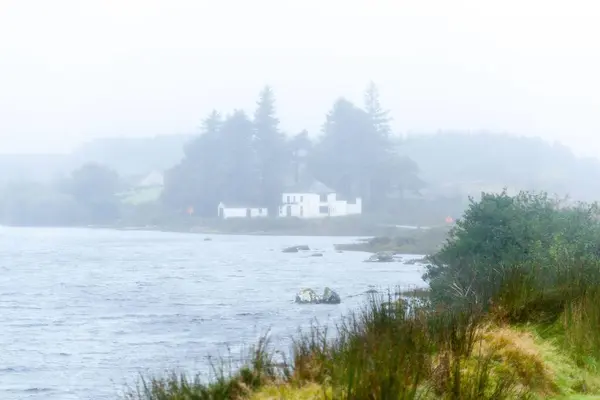 Une Belle Vue Sur Maison Sur Rivage Looscaunagh Lough Dans — Photo