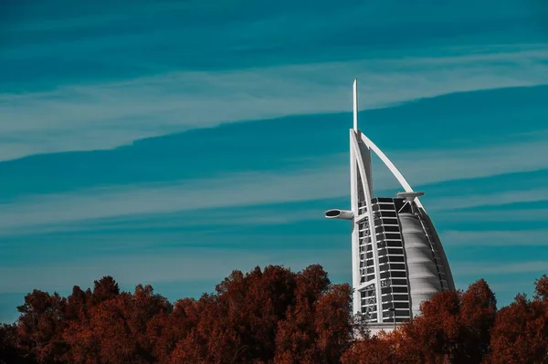 Une Vue Extérieure Hôtel Burj Arab Dans Ciel Nuageux Par — Photo
