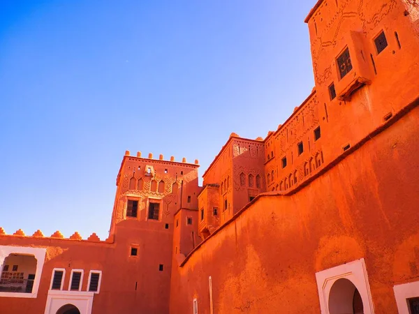 Zdjęcie Bliska Taourirt Kasbah Przeciwko Błękitnemu Niebu Ouarzazate Maroko — Zdjęcie stockowe