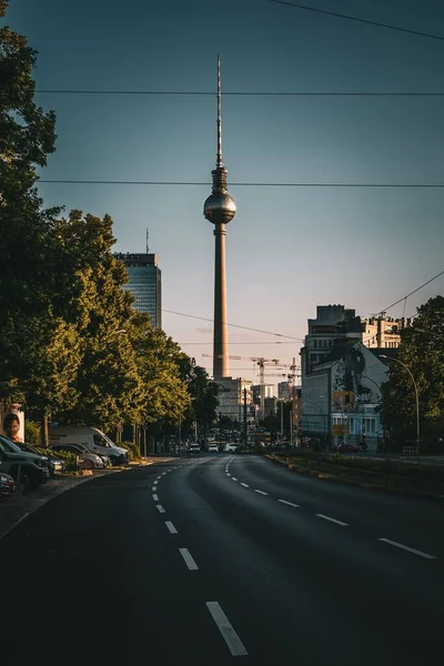 Vertical Shot Empty Road Background Berlin Tower — Stock Photo, Image