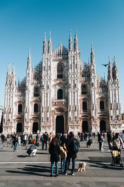 Vertical View Duomo Milano Lots Tourists Front Blue Sky — Stock Photo, Image
