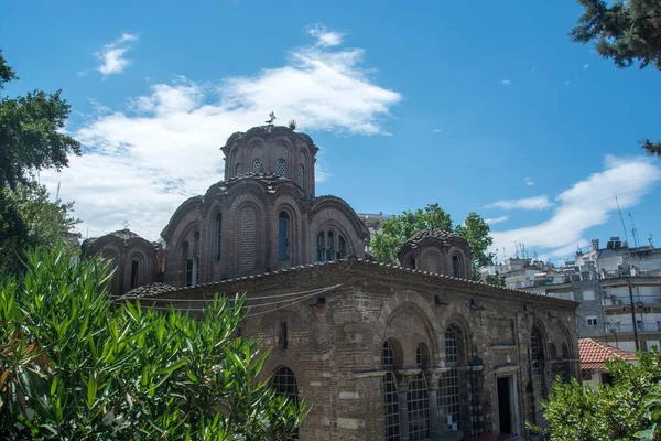 Церква Святих Апостолів Салоніках Проти Блакитного Хмарного Неба — стокове фото