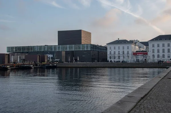 Widok Duński Budynek Teatru Royal Playhouse Zachodzie Słońca Położony Przystani — Zdjęcie stockowe