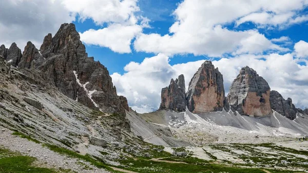 Een Prachtig Landschap Van Tre Cime Lavaredo Bergketen Dolomieten Italië — Stockfoto