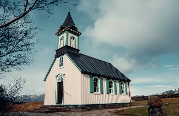 Kościół Złotego Kręgu Zachmurzonym Niebieskim Niebem Tle Islandia — Zdjęcie stockowe