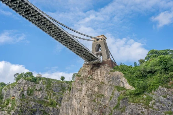 Clifton Suspension Bridge Cloudy Blue Sky Background Bristol Inglaterra Reino — Fotografia de Stock