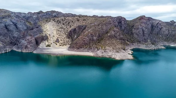 Eine Staudammlandschaft Embalse Valle Grande Argentinien Mit Felsigen Bergen Türkisfarbenen — Stockfoto