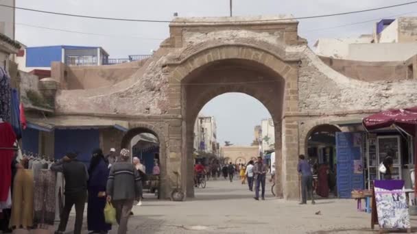Group People Walking Old Walled Town Medina Essaouira — Stock Video