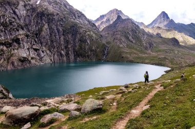 Jammu ve Kashmir, Hindistan 'daki Sonamarg Hill Trek' in güzel bir dağ manzarası.