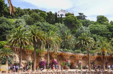 Barselona 'daki Park Guell' in güzel bir fotoğrafı.