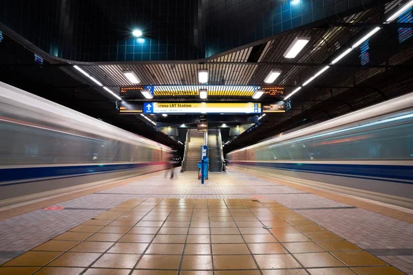 地铁站城市中封闭的 空旷的地铁站 — 图库照片