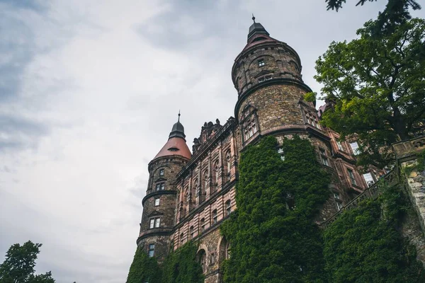 Ein Malerischer Blick Auf Die Türme Der Burg Ksiaz Polen — Stockfoto