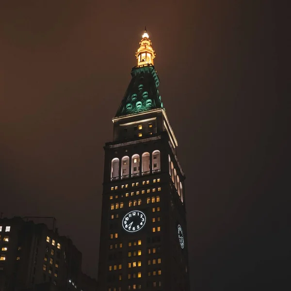 Ködös Éjszakai Kilátás Metropolitan Life Insurance Company Tower Épületére — Stock Fotó