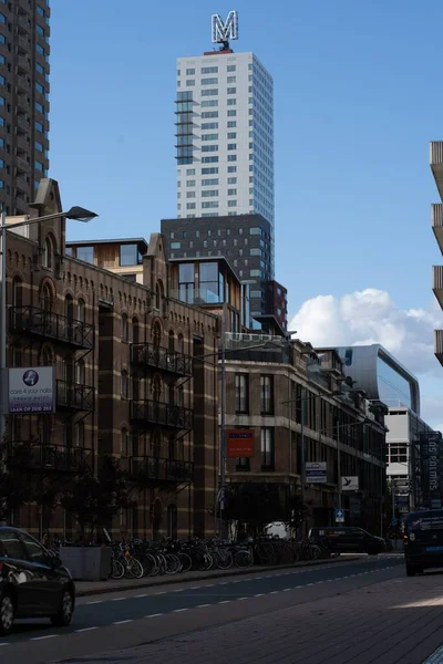 Een Verticale Van Een Stedelijk Straatgebouw Rotterdam Nederland — Stockfoto