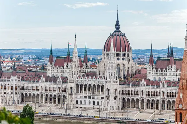 Parlament Épületének Légi Kilátása Budapesten Kék Égbolt Előtt — Stock Fotó