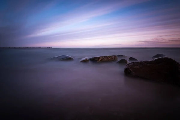 Stenarna Vattnet Vid Stranden — Stockfoto