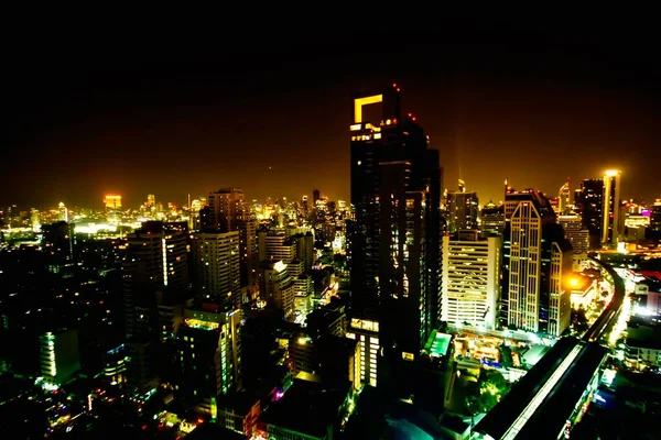 Wysokokątne Ujęcie Miasta Bangkok Nocy Kolorowymi Światłami Neonów — Zdjęcie stockowe