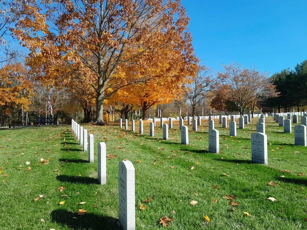 Fall Always Beautiful Here Military Cemetery Much Color Paying Tribute — Stock Photo, Image