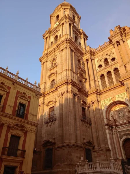 Tiro Vertical Catedral Málaga Com Céu Azul Fundo Málaga Espanha — Fotografia de Stock