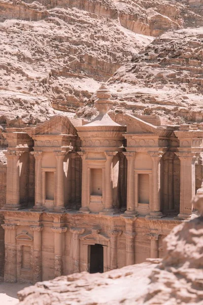 Tiro Vertical Monastery Deir Cidade Histórica Archaeological Petra Jordânia — Fotografia de Stock