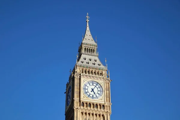 Een Schilderachtig Uitzicht Big Ben Blauwe Lucht Achtergrond Londen Engeland — Stockfoto