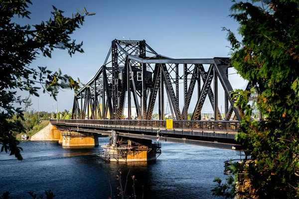 Denna 109 Gamla Swing Bridge Ligger Little Current Ontario Det — Stockfoto