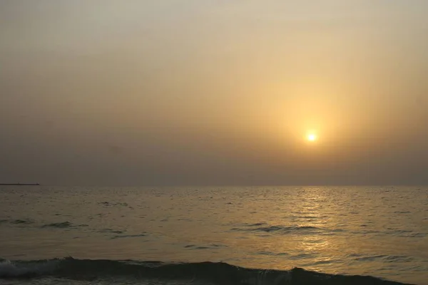 Bright Sun Blurry Sunset Sky Shining Arabian Sea — Stock Photo, Image