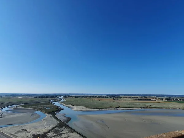 Utsikten Över Land Med Floder Mot Bakgrund Den Blå Himlen — Stockfoto