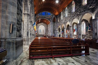 İrlanda 'nın Connemara bölgesindeki Galway Katedrali' nin içidir.