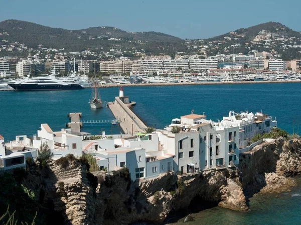 Una Vista Aérea Los Edificios Blancos Acantilado Isla Ibiza España —  Fotos de Stock