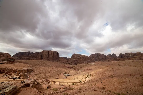 Μια Εναέρια Άποψη Των Όμορφων Βουνών Στην Πέτρα Της Ιορδανίας — Φωτογραφία Αρχείου