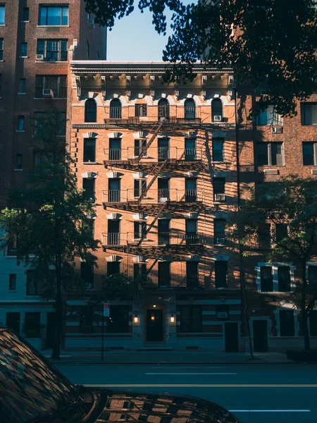 Μια Κάθετη Λήψη Του Κτιρίου Hell Kitchen Στη Νέα Υόρκη — Φωτογραφία Αρχείου