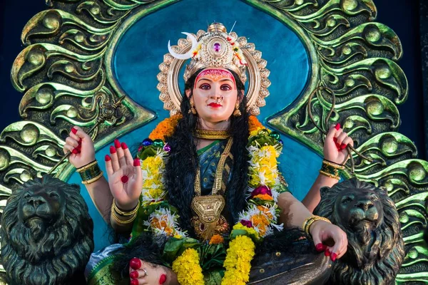 Прекрасный Идол Маа Дурга Поклонялся Мандале Мумбаи Фестивале Навратри — стоковое фото