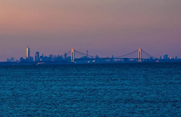 New York Városának Égboltja Felhős Napsütéses Alatt — Stock Fotó