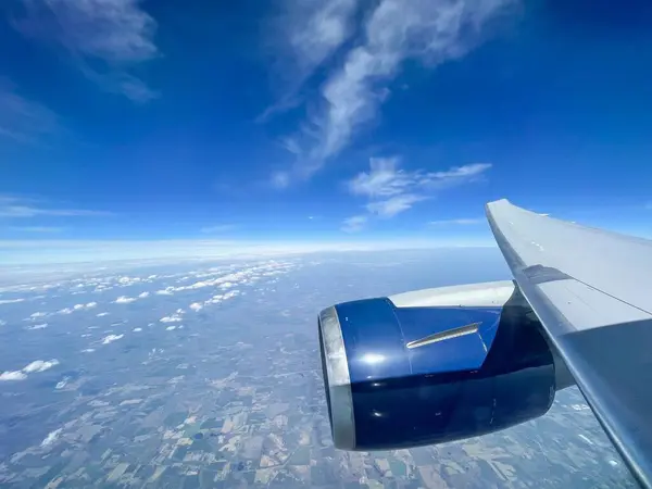 Вид Воздуха Голубой Горизонт Крыло Самолета — стоковое фото