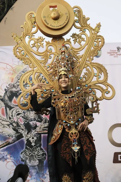Jepara Endonezya Nın Bağımsızlık Günü Defilesinde Karnaval Kostümü Giymiş Bir — Stok fotoğraf