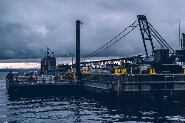 Gran Barco Atracado Muelle Industrial Atardecer Seattle —  Fotos de Stock