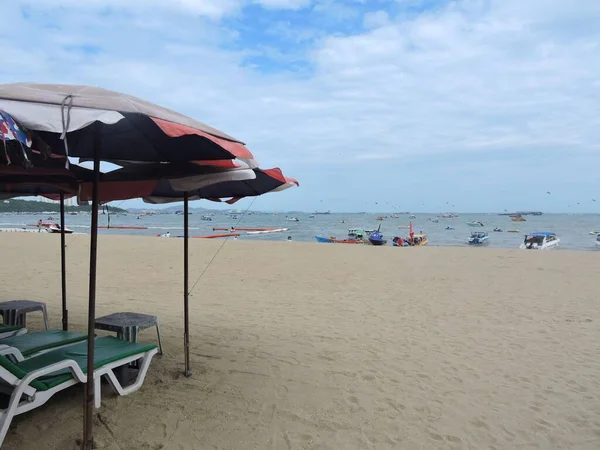 Pláž Pattaya Thajsku Dlouhým Půlměsíčním Pobřežím Nabízí Dostatek Vodních Aktivit — Stock fotografie