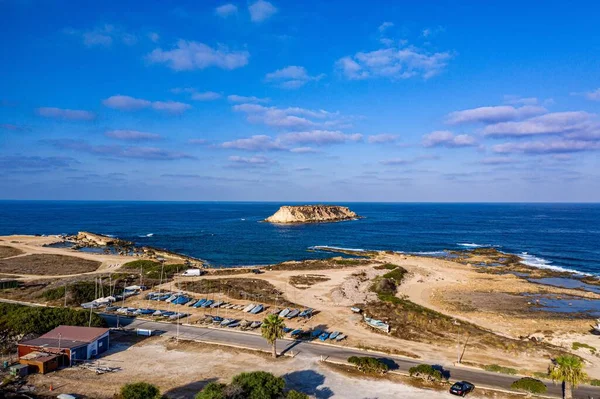 Kıbrıs Mavi Bir Deniz Manzarası Ile Çevrili Yerleşim Yeri Geronisos — Stok fotoğraf