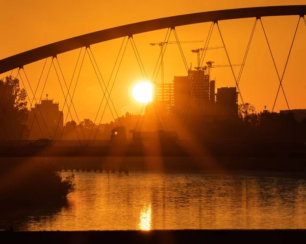 Most Nad Rzeką Zachodzie Słońca — Zdjęcie stockowe