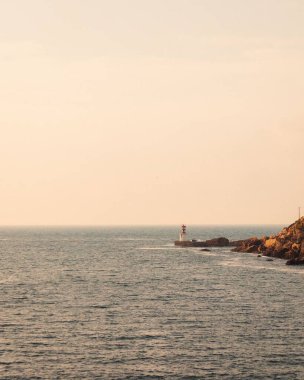 Deniz feneri, kıyı ve Horiozn Susnet 'te, dikey