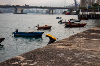 Hong Kong, Çin 'deki limandaki balıkçı tekneleri.