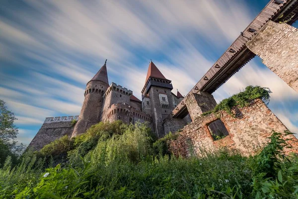 Замок Корвин Известный Замок Хуньяди Замок Хунедоара Хунедоара Румыния — стоковое фото