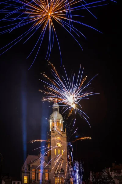Krásný Slavnostní Ohňostroj Nový Rok Nad Prostějovskou Radnicí Noci — Stock fotografie