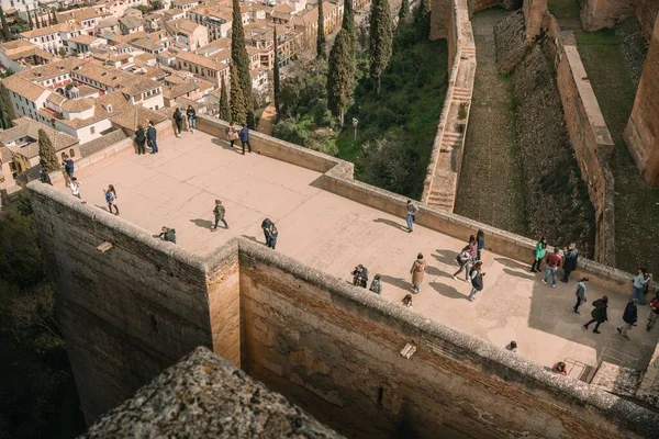 Granada Spanya Daki Alhambra Sarayı Nda Bir Sürü Turist Var — Stok fotoğraf