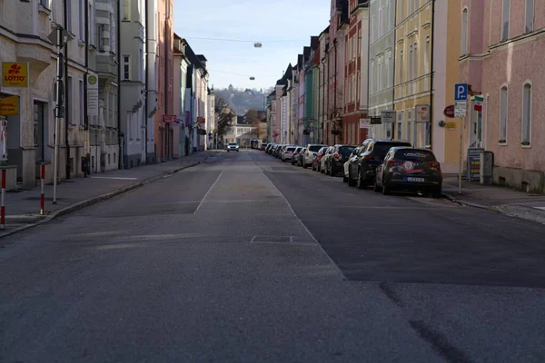 Cars Parked Narrow Street Buildings Landshut City — Stock Photo, Image